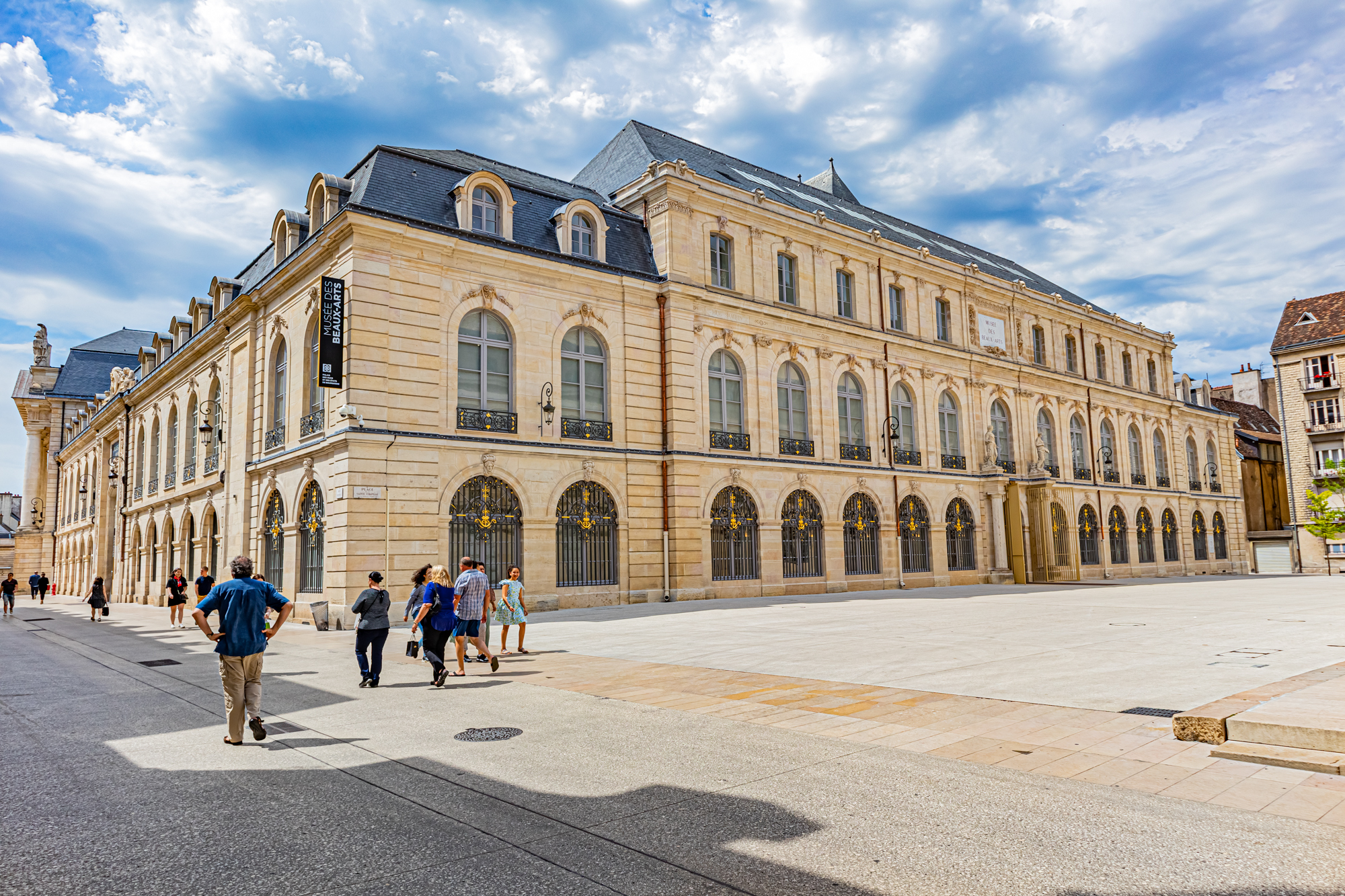 Place de la Sainte Chapelle - Société des amis des musées de Dijon